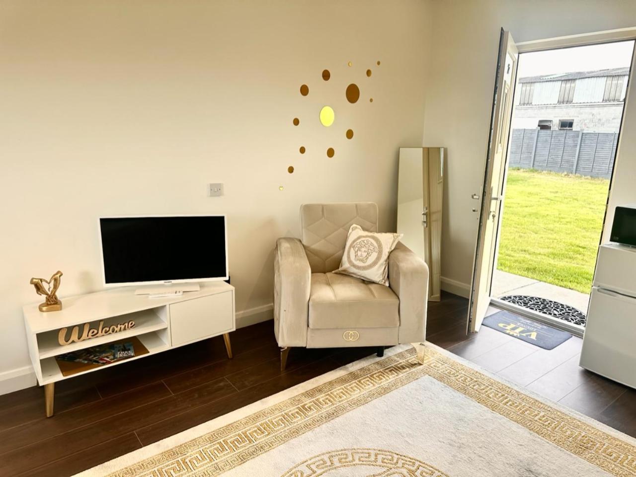 Kildare Luxury Suites Екстериор снимка
