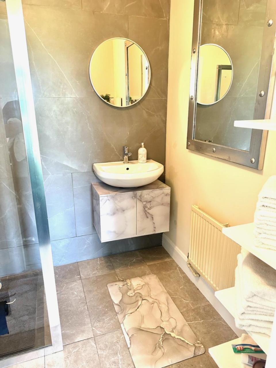 Kildare Luxury Suites Екстериор снимка