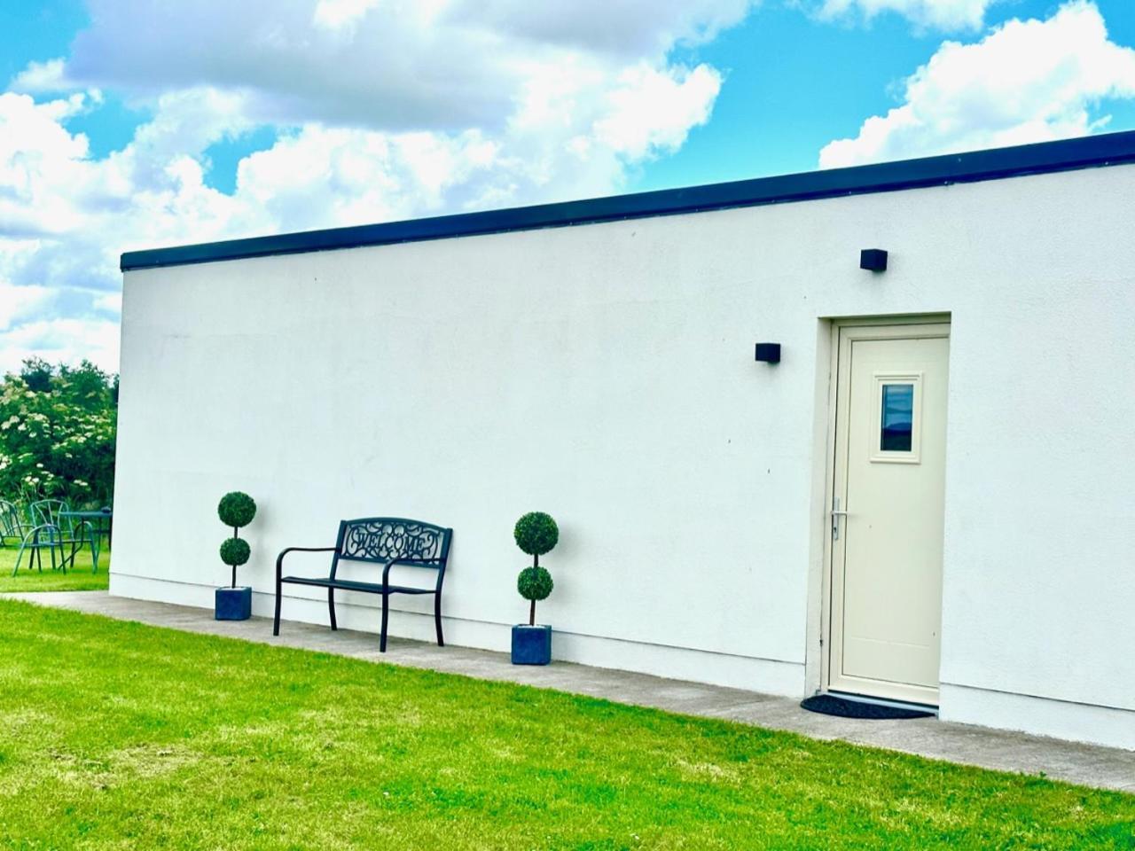 Kildare Luxury Suites Екстериор снимка