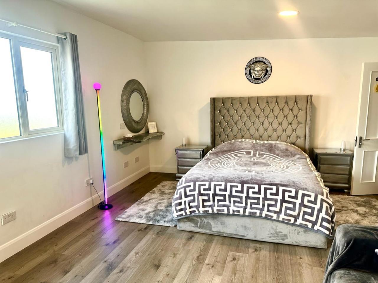 Kildare Luxury Suites Екстериор снимка