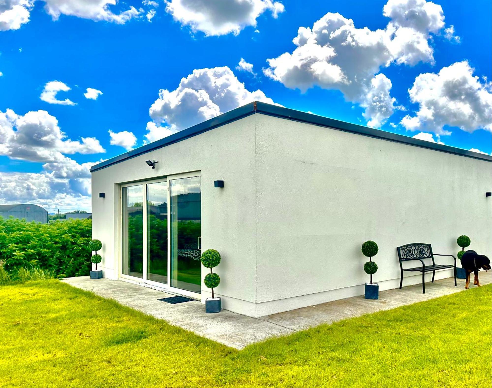 Kildare Luxury Suites Екстериор снимка